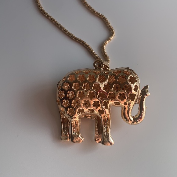 Betsey Johnson Elephant Necklace - Picture 4 of 4